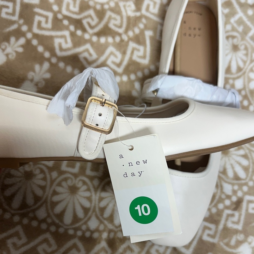 A New Day Women's White Loafers - Picture 2 of 10